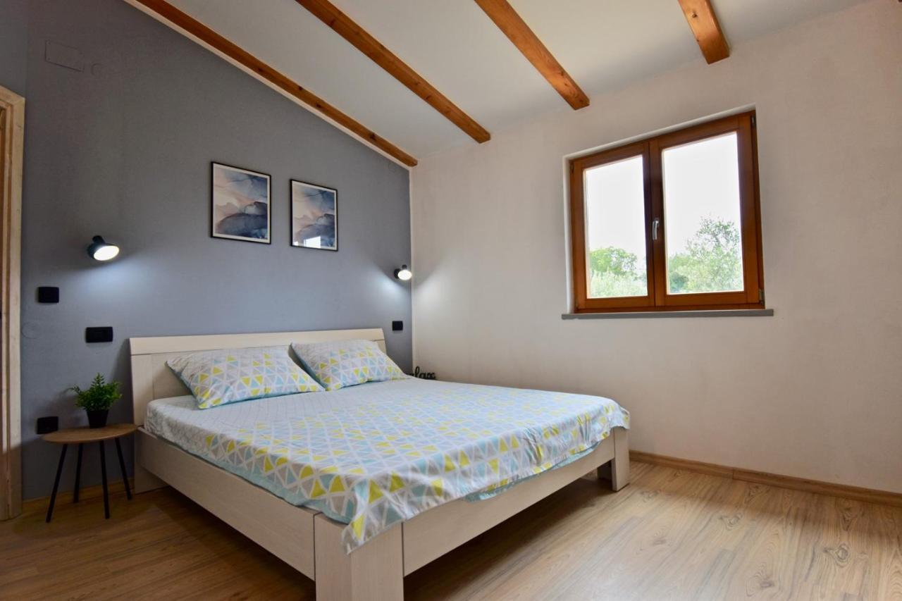 Relaxing Holiday House With Terrace Sea View Medulin Exterior foto